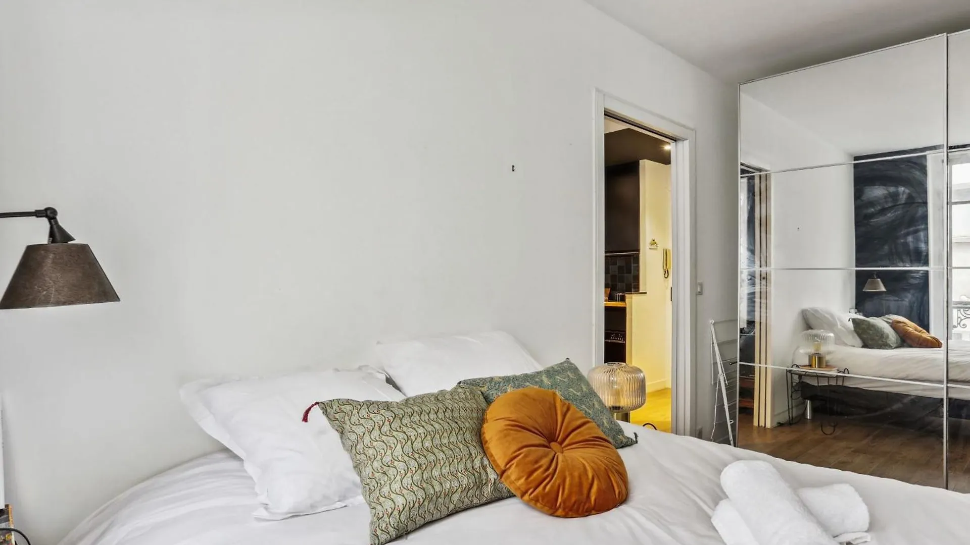 Apartment Invalides & Tour Eiffel - Cityapartmentstay Paris France
